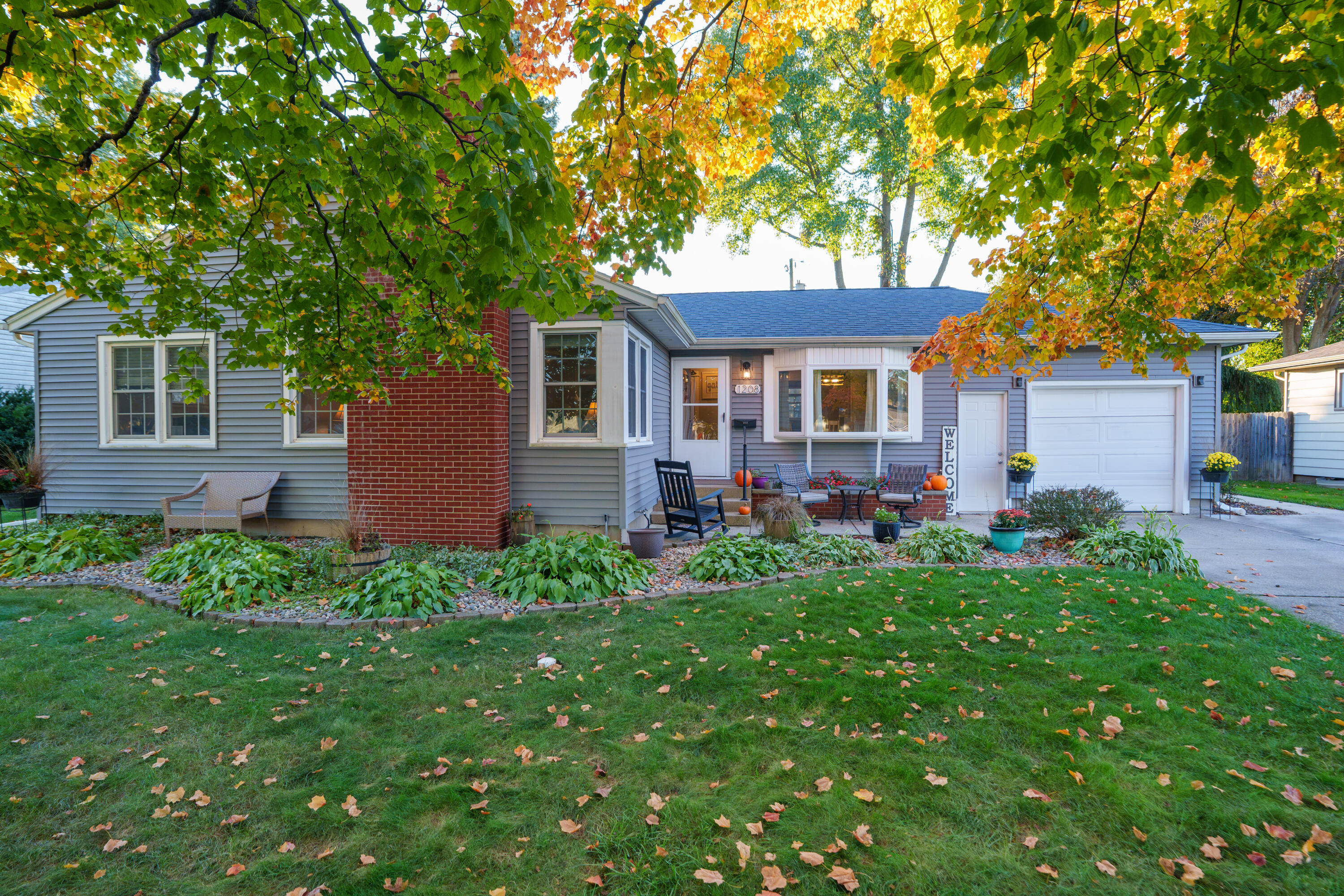 1208 Walton Avenue — photo