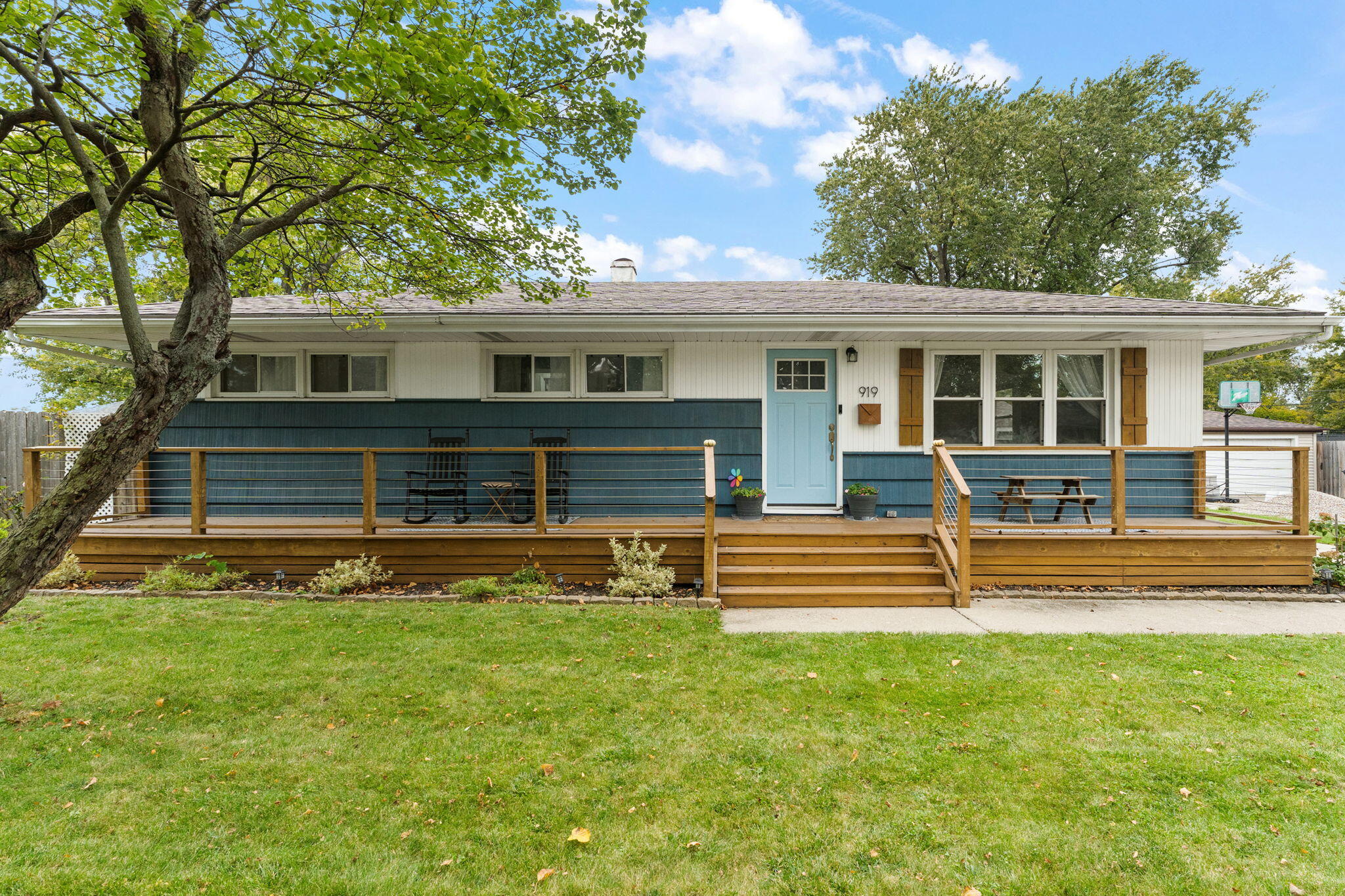 919 E Crestview Court — photo