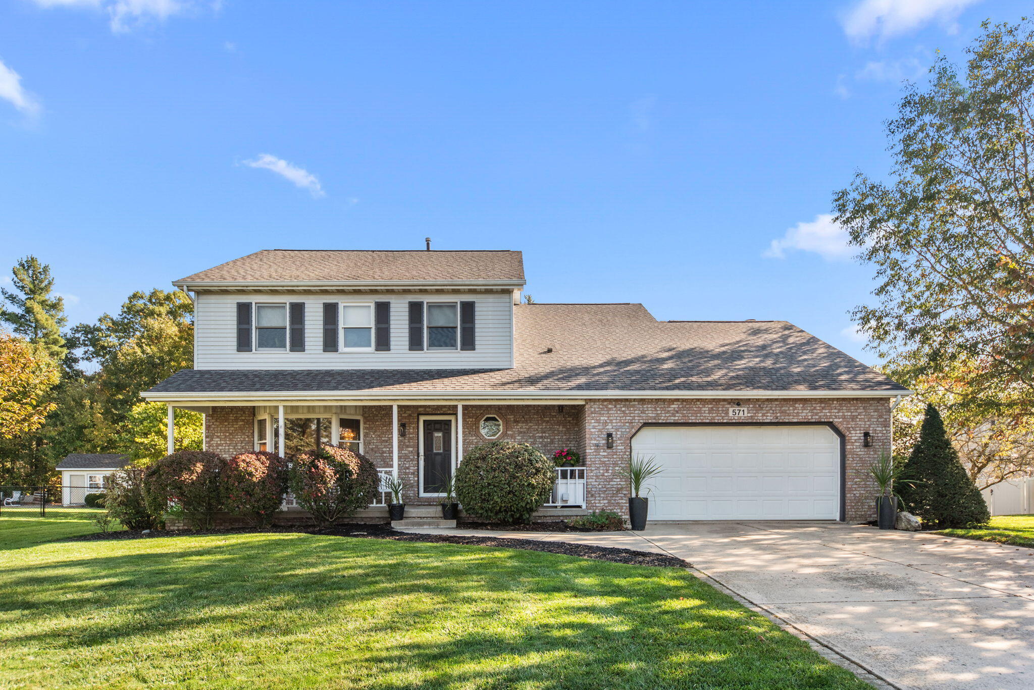 571 Glenwood Drive — photo