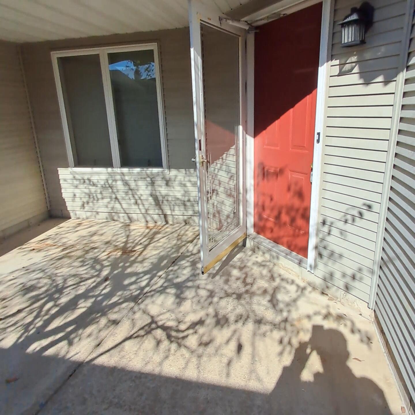 344 Deerpath Drive W — photo