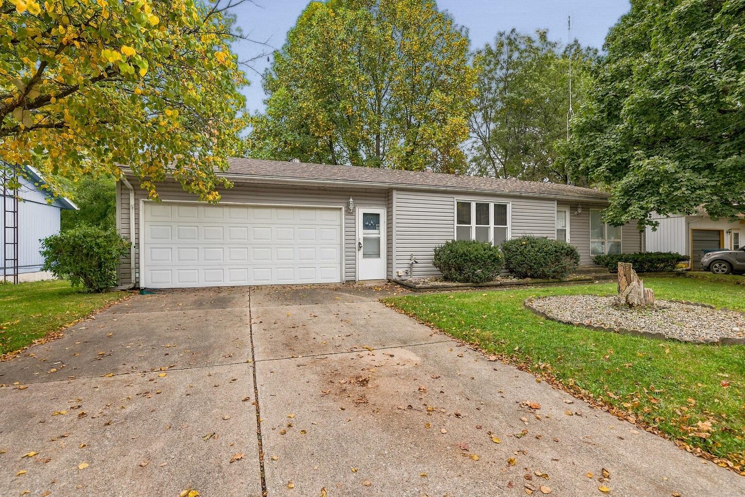 1077 Albin Drive — photo