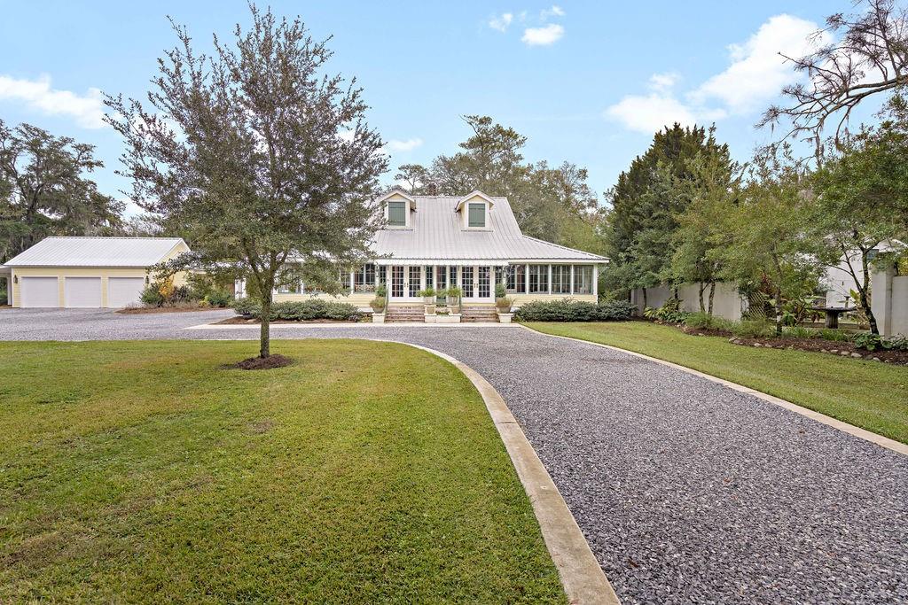 70511 Riverside Drive — photo