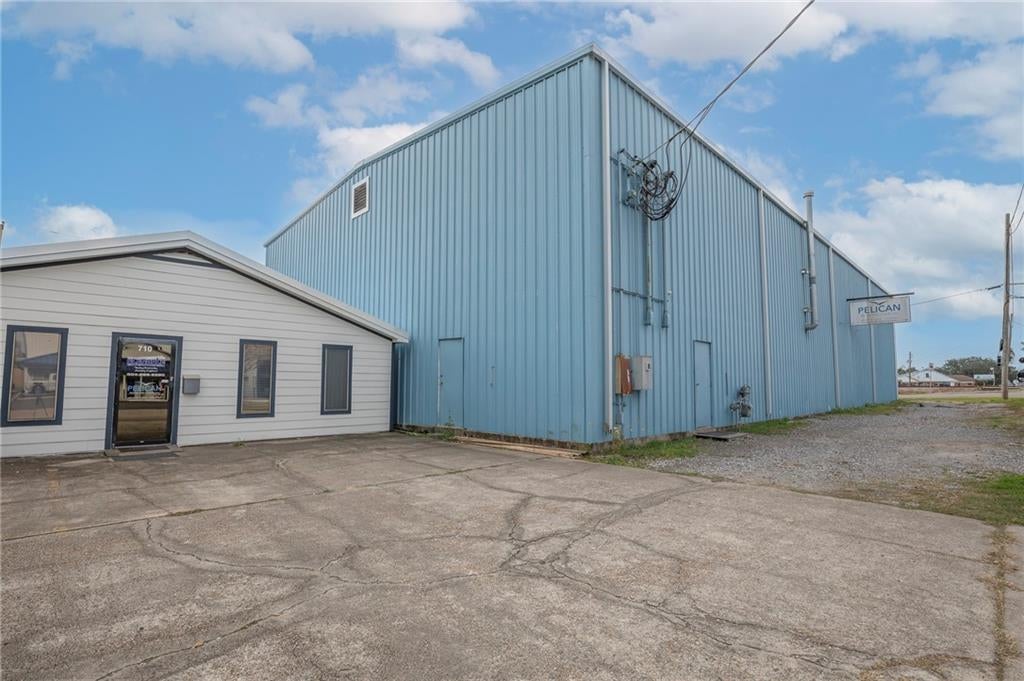 710 Apple Street — photo