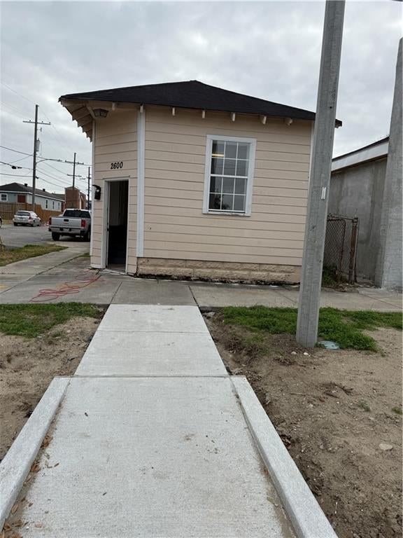 2600 S Galvez Street — photo