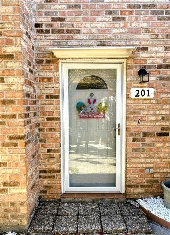 604 Clearview Parkway 201 — photo