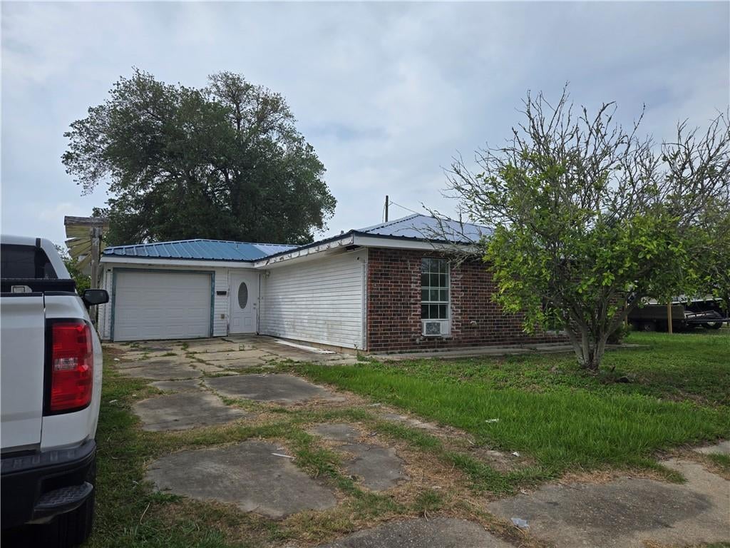 146 Satsuma Drive — photo