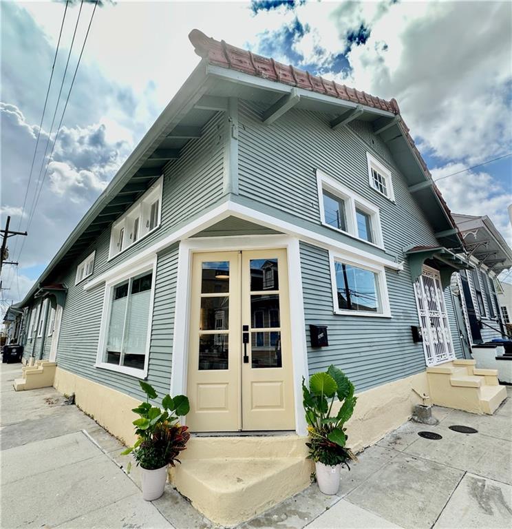 2632 Dauphine Street — photo