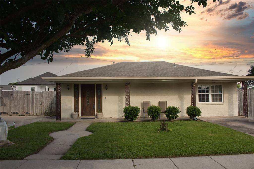 1433 Perrin Drive — photo