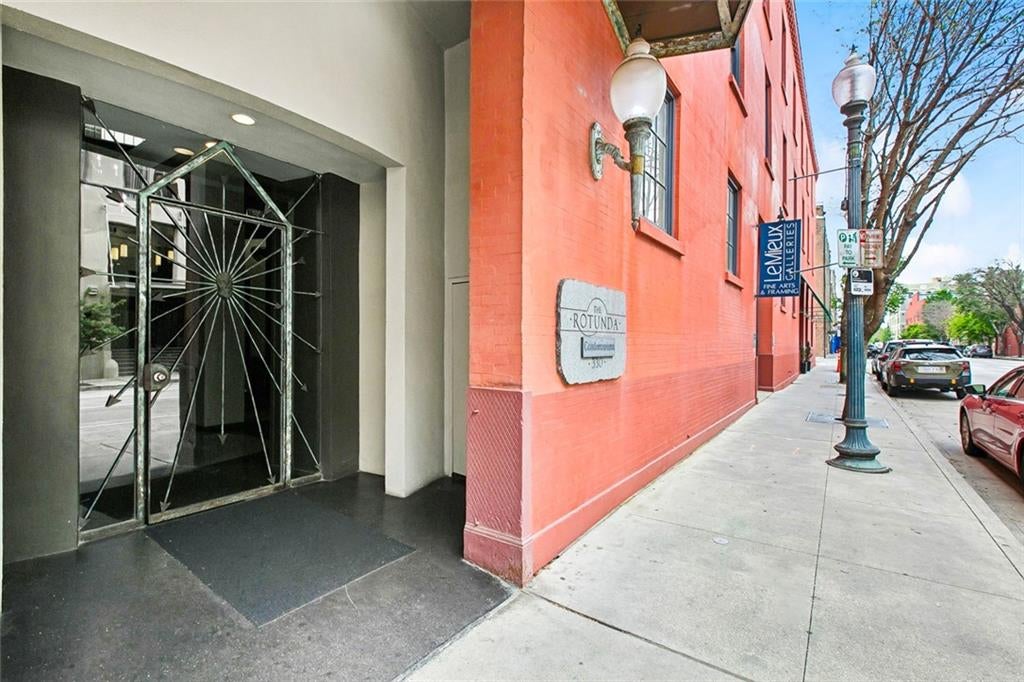 330 Julia Street 223 — photo