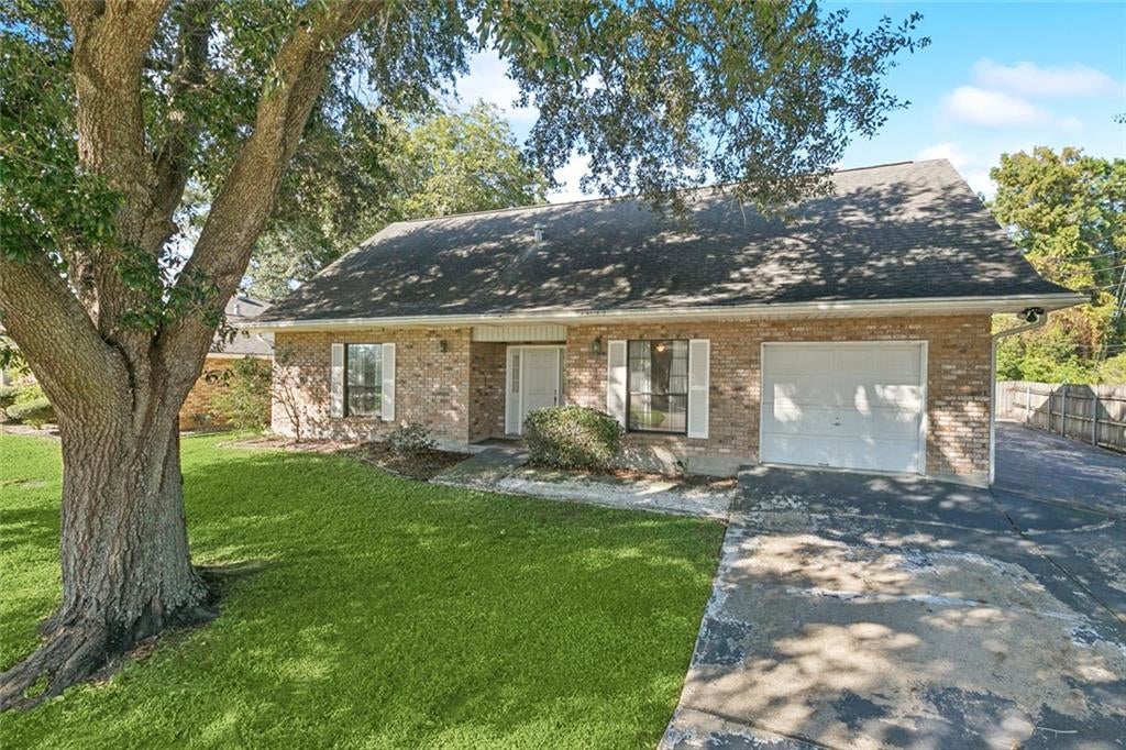 53 Parlange Drive — photo