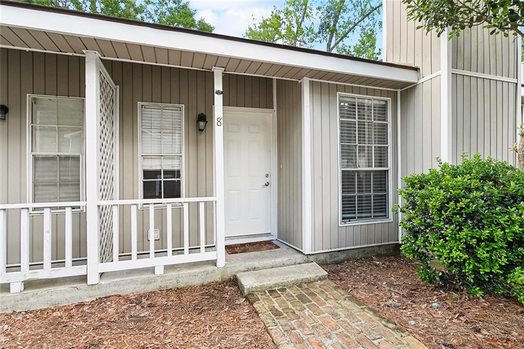 720 Heavens Drive 8 — photo