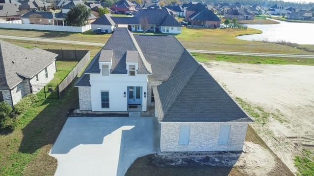 225 Cove Pointe Drive — photo