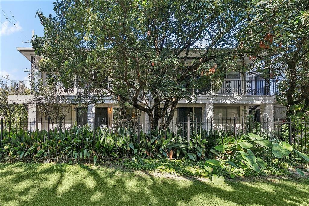 1921 Prytania Street J — photo