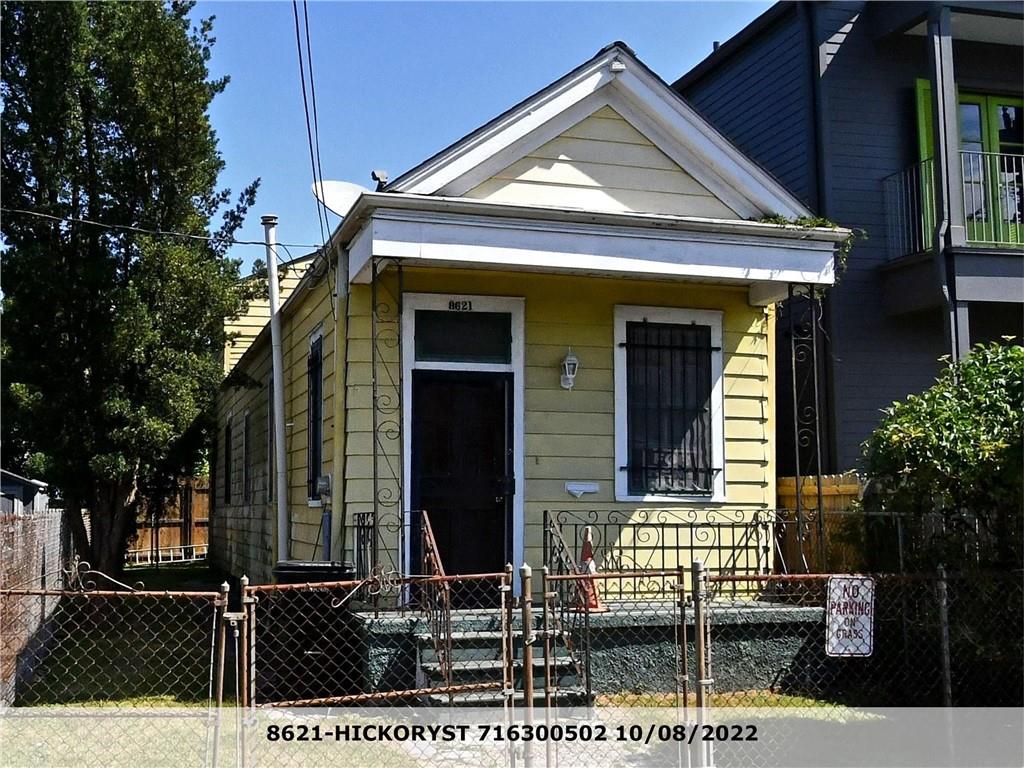 8621 Hickory Street — photo