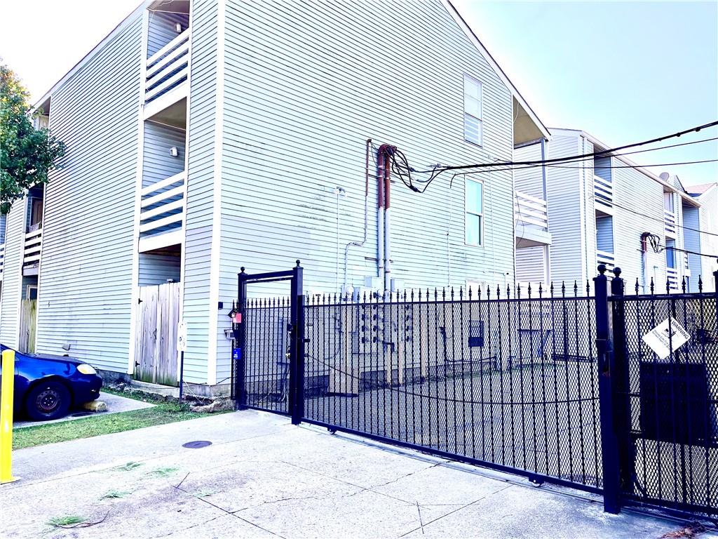 4218 Hessmer Avenue 301 — photo