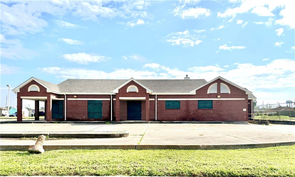 2800 E Judge Perez Drive — photo