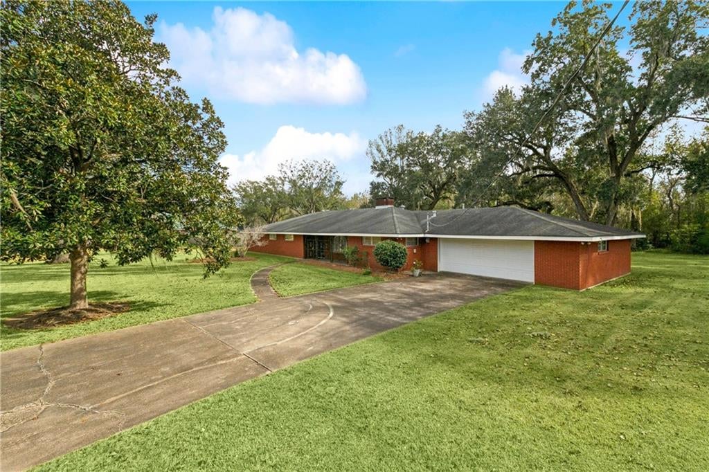 2524 Crestwood Road — photo