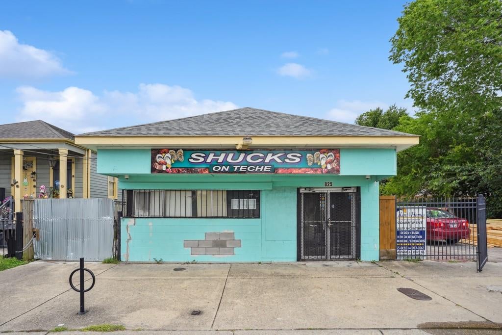 825 Teche Street — photo