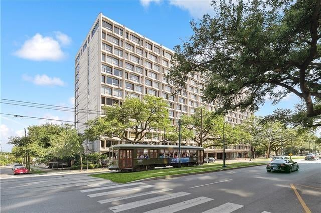 2100 St Charles Avenue 5C — photo