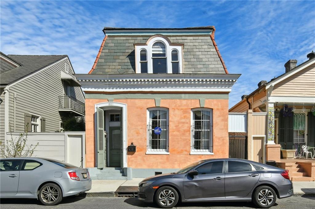 1021 Orleans Avenue — photo