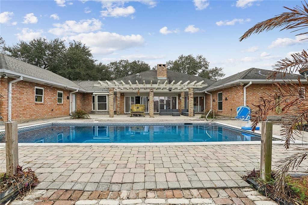 110 Noble Drive — photo