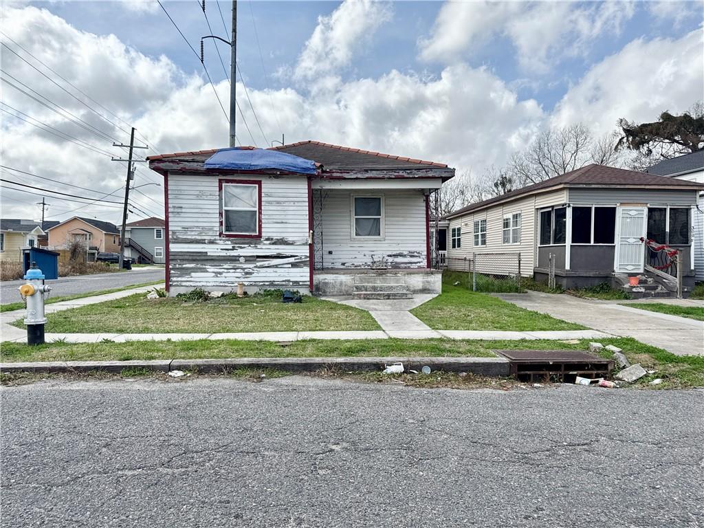 3000 Mandeville Street — photo
