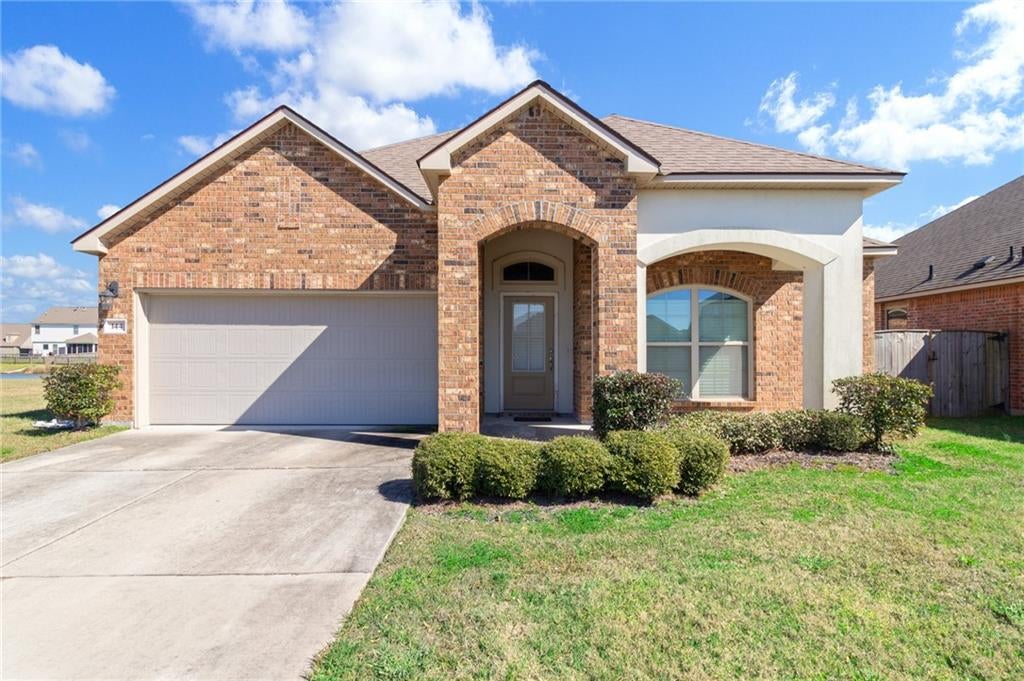 144 E Lake Court — photo