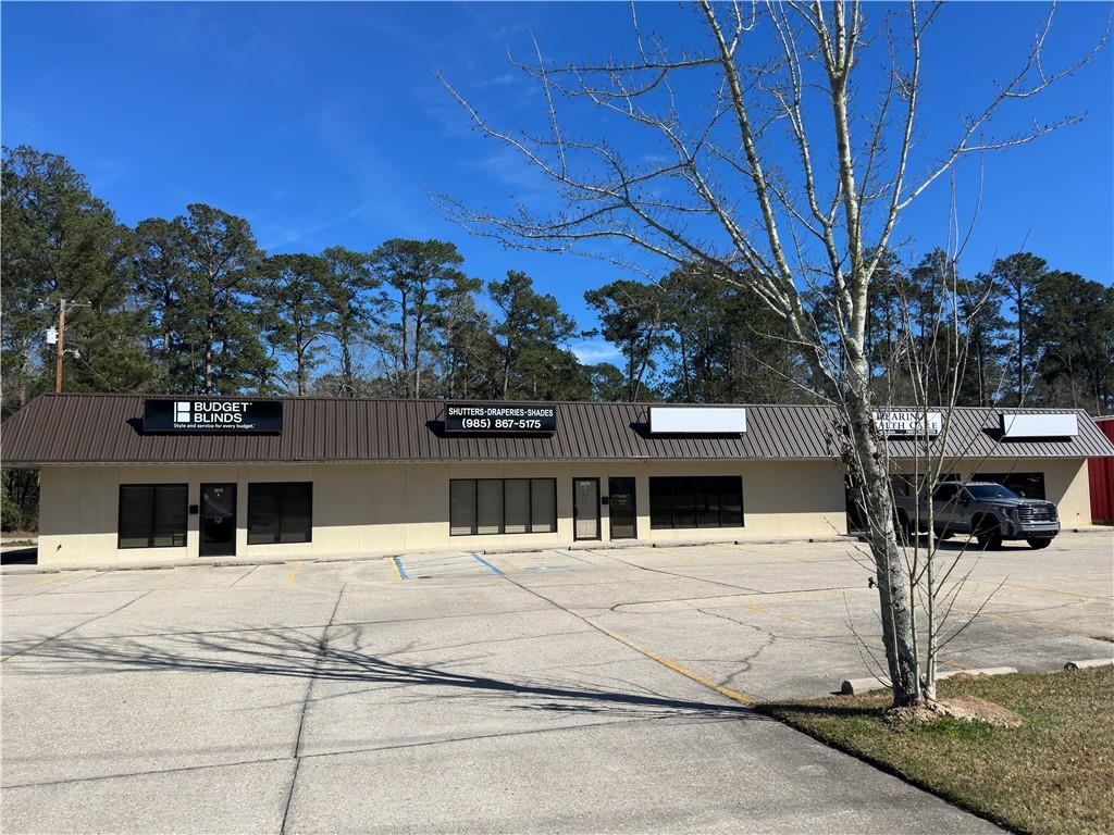 3979 Hwy 190 Service Road C — photo