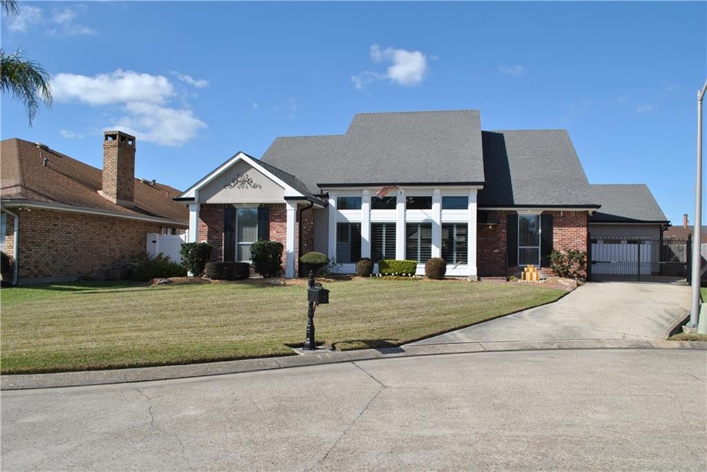 10 Millwood Court — photo