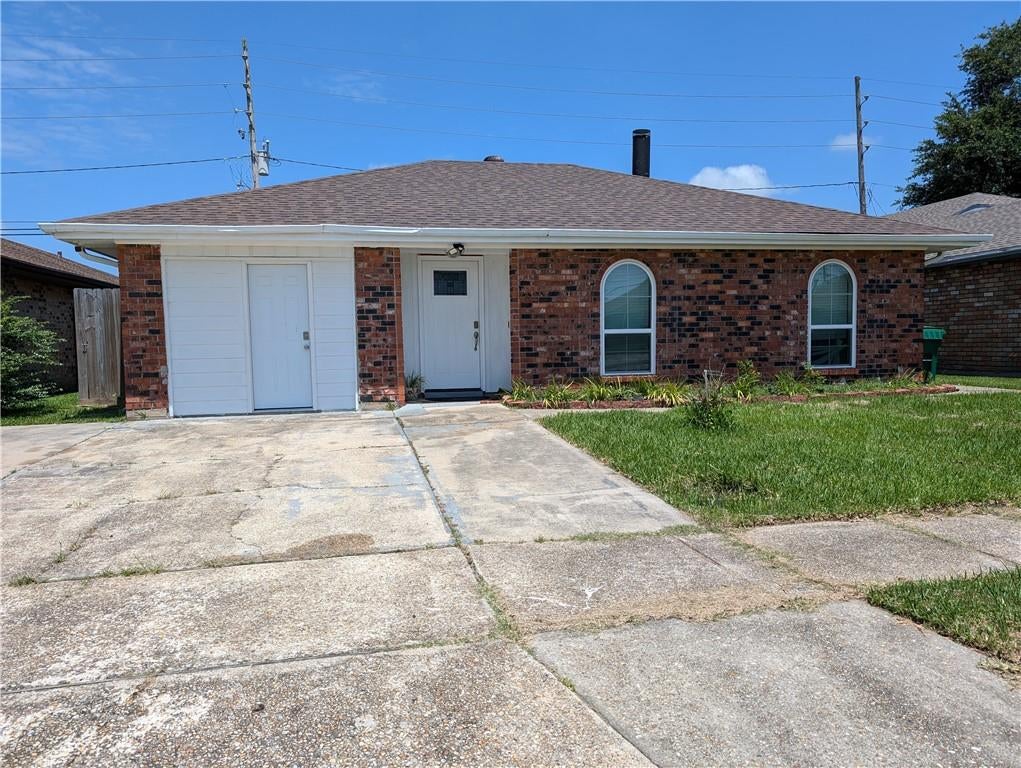 2325 Yorktowne Drive — photo