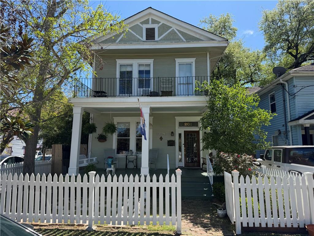 202 S Hennessey Street — photo