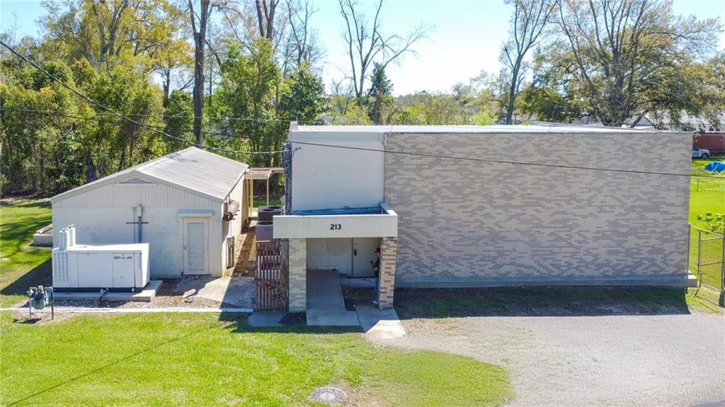 213 Daisy Street — photo