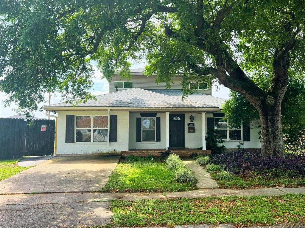 2112 Deerfield Road — photo
