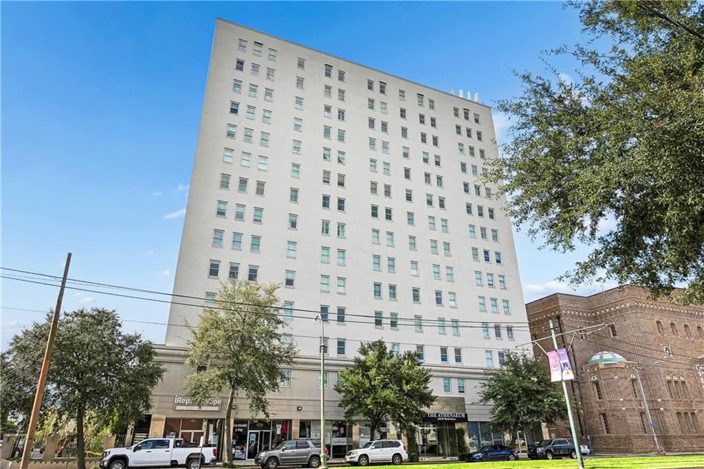 1205 St Charles Avenue 810 — photo