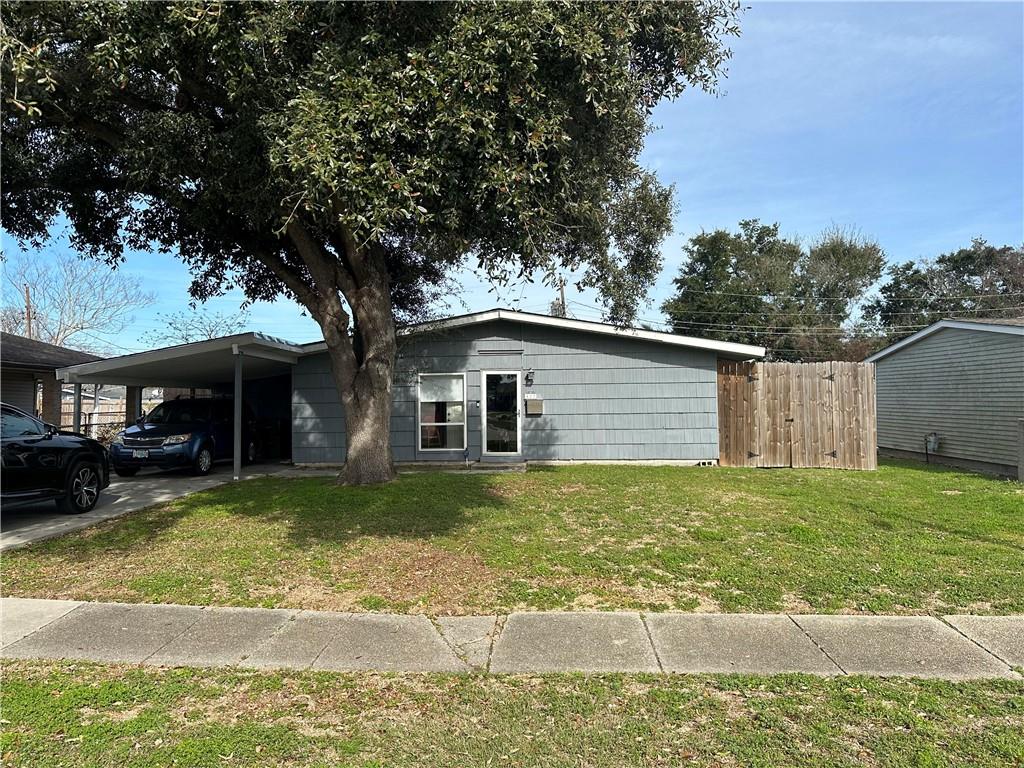 427 Bluebonnet Street — photo