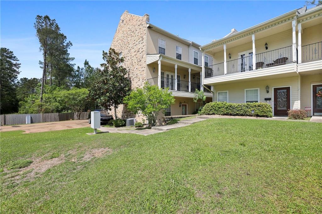 19320 Riverview Court 100 — photo
