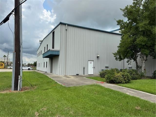 10016 River Road — photo