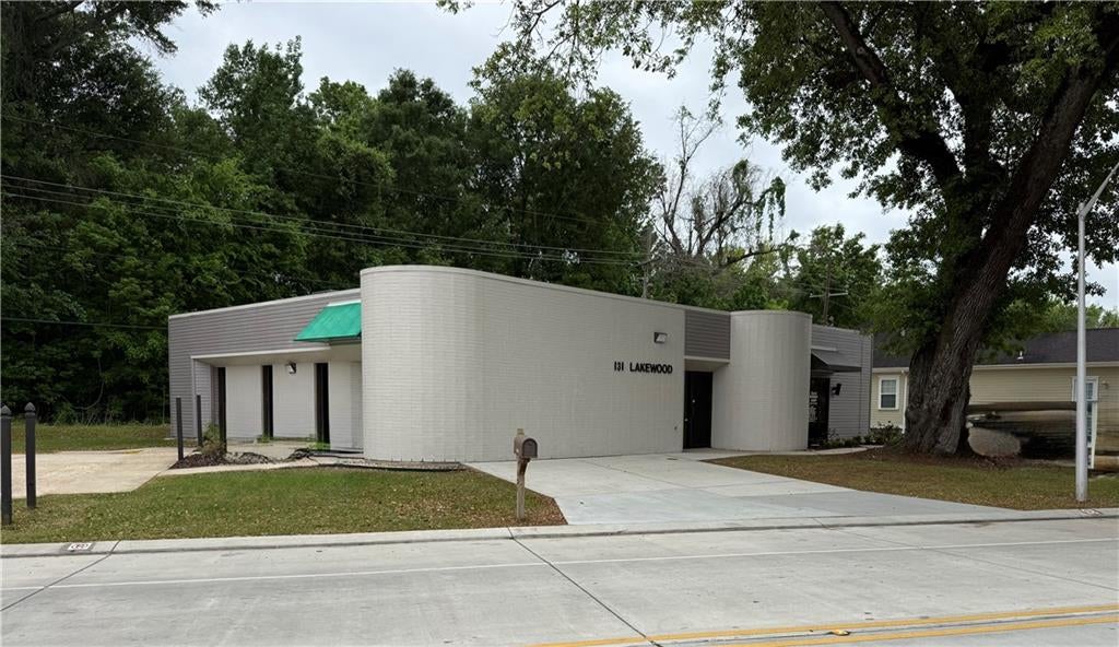 131 Lakewood Drive 1 — photo