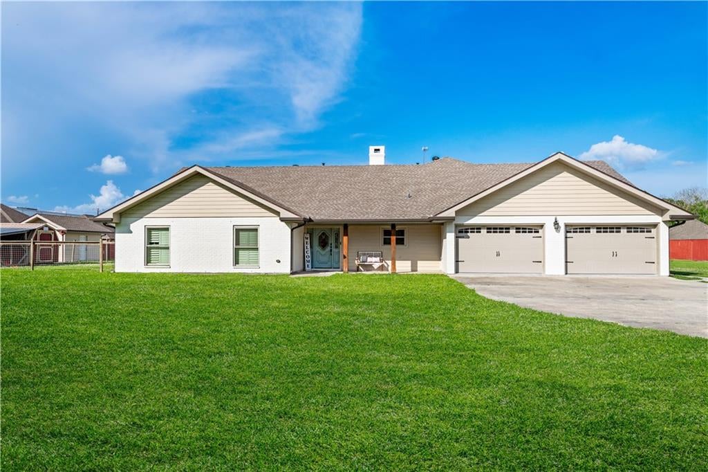 2314 Bayou Blue Road — photo