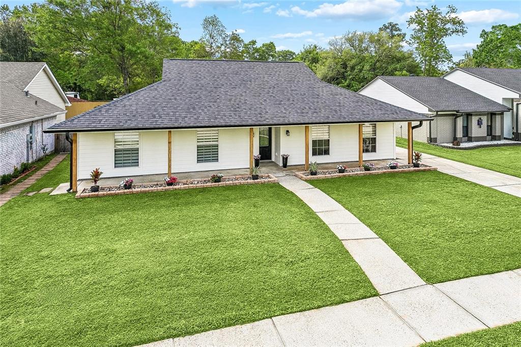 202 Goldenwood Drive — photo