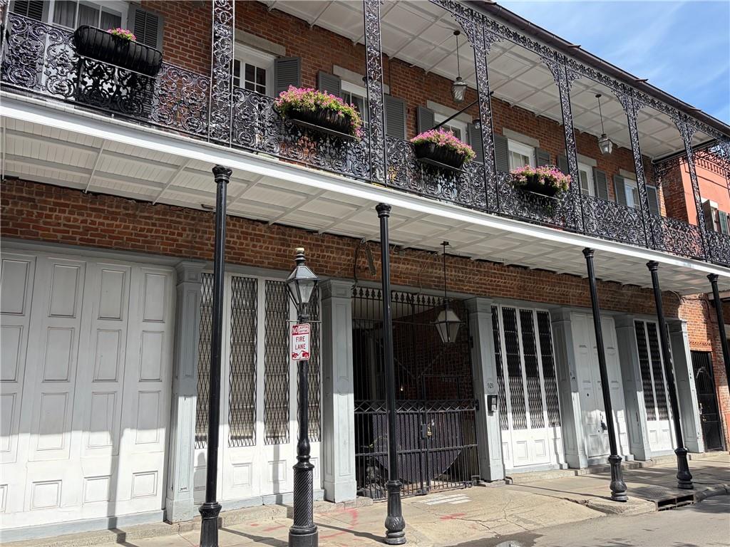 921 Chartres Street 3 — photo