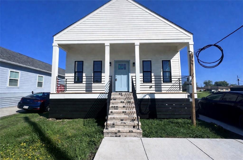 8439 Curran Road — photo