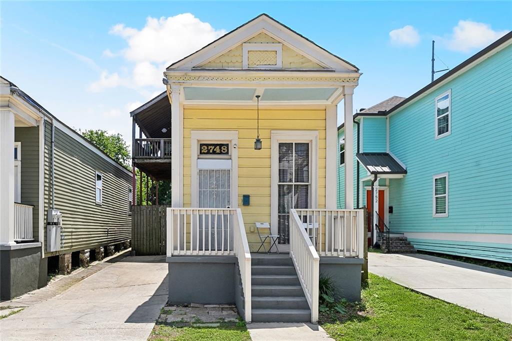 2748 Bienville Street — photo