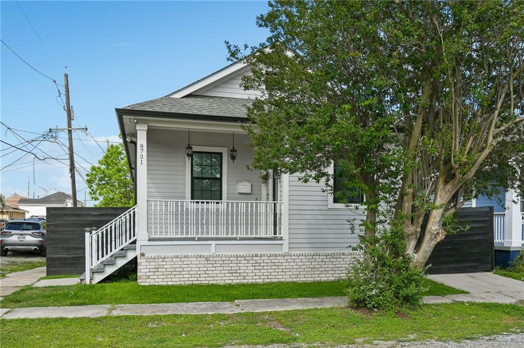 8731 Pear Street — photo