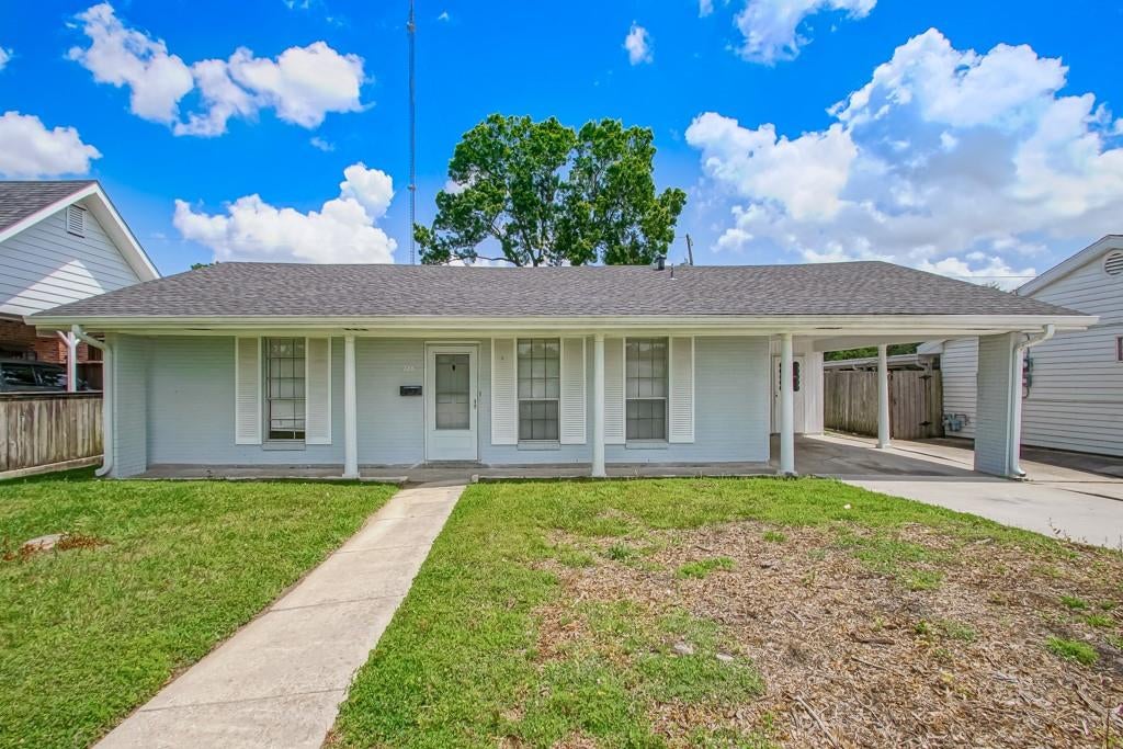 224 Willow Drive — photo