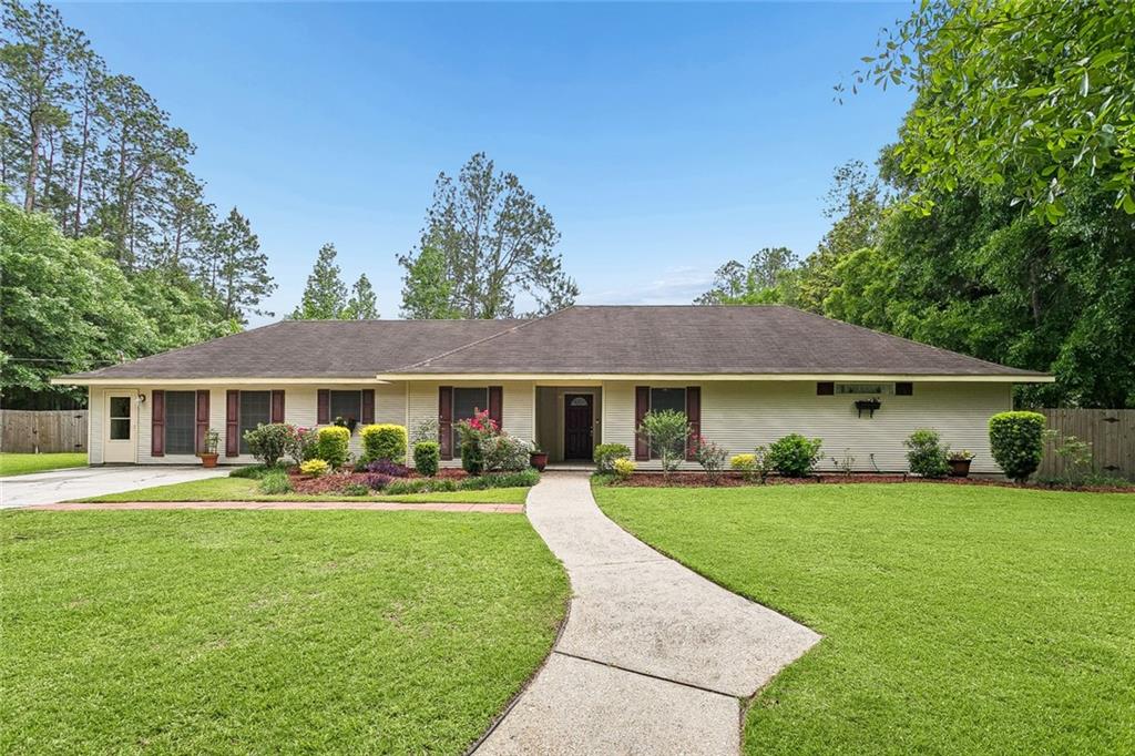 232 Chateau Drive — photo