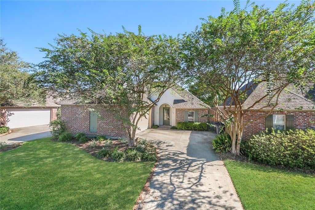 2243 Spring Pointe Dr, Baton Rouge LA 70810