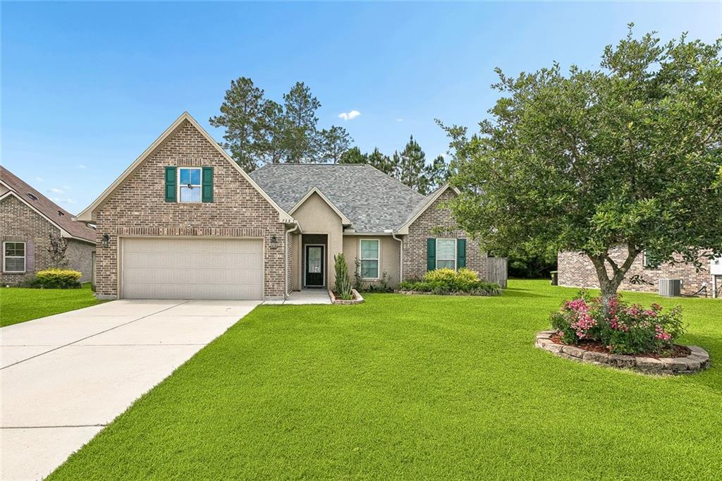728 Fairfield Loop — photo