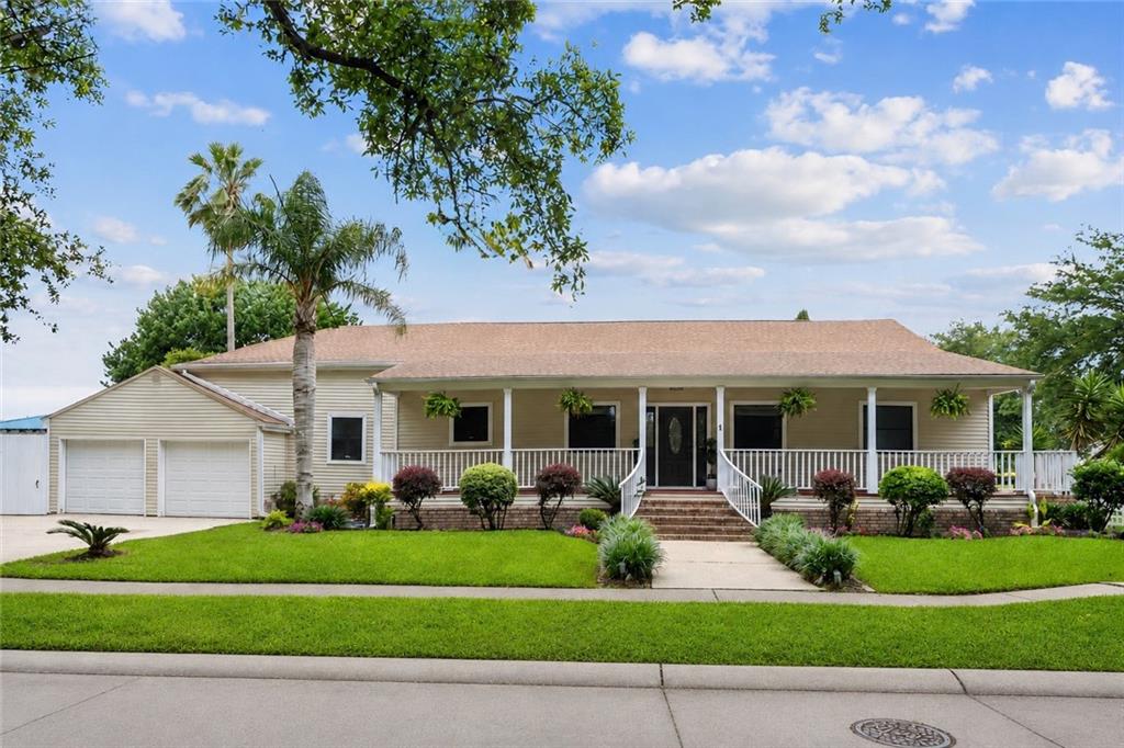 1 Charlotte Drive — photo