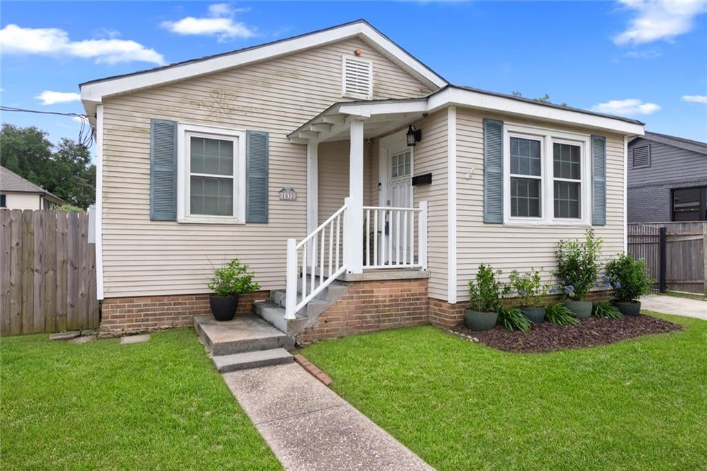 1532 Crescent Drive — photo